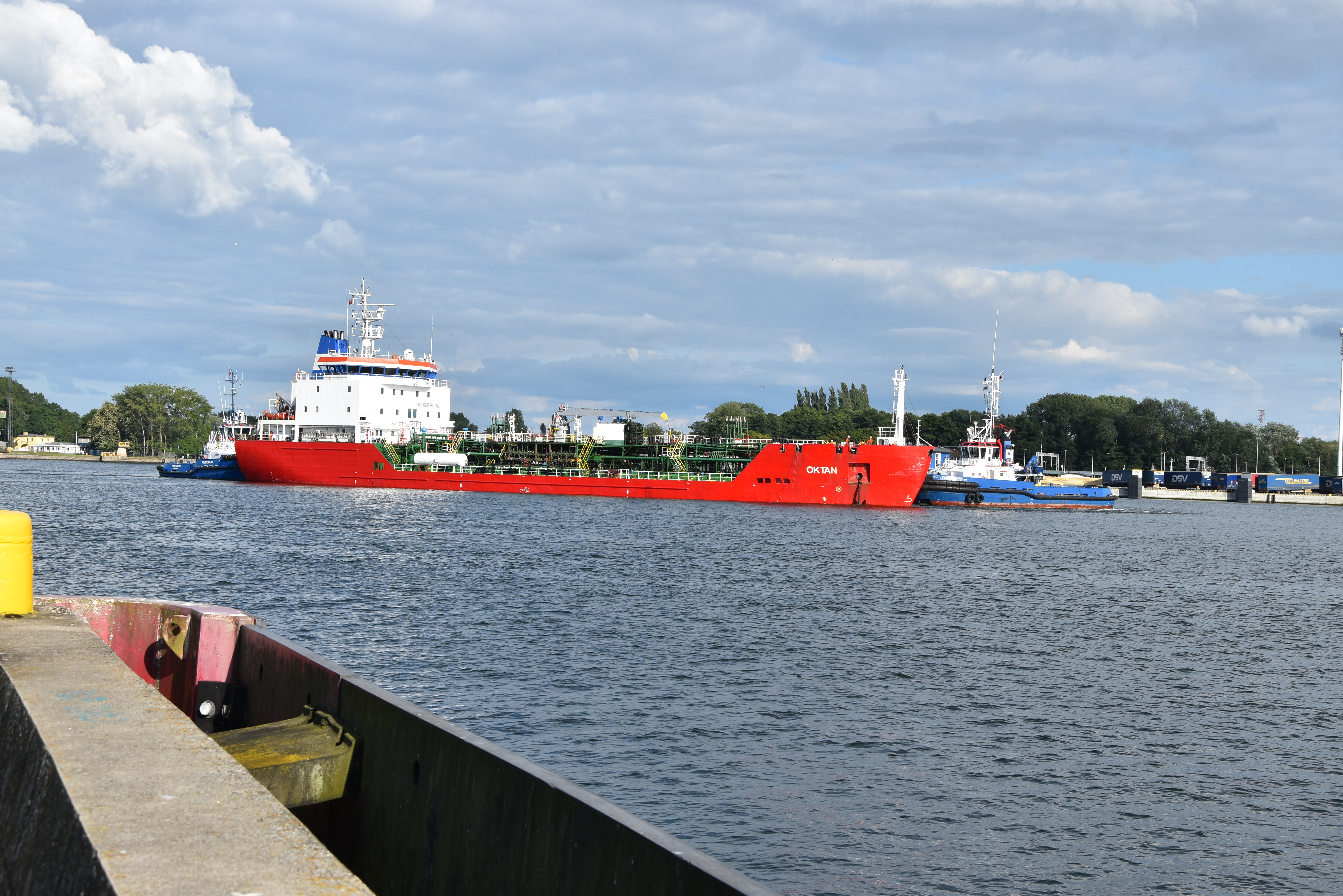 Awaria tankowca w porcie w Świnoujściu. Na statku doszło do blackoutu