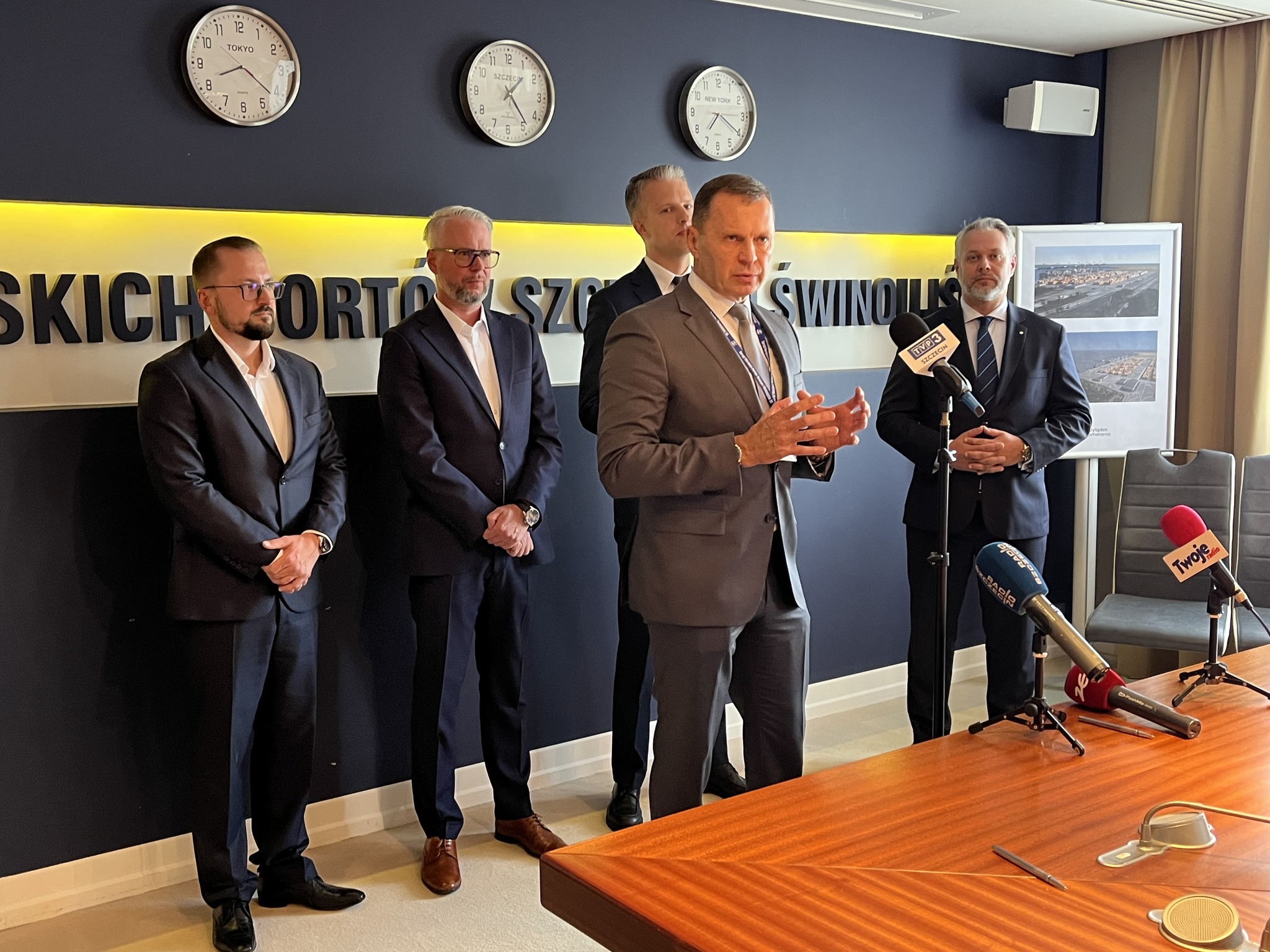 ZMPSiŚ podpisał umowę na projekt dostępu lądowego do planowanego terminala kontenerowego