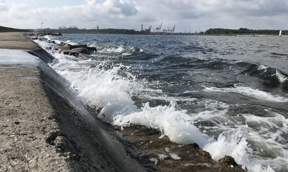 Silny wiatr, burze i deszcz. Ostrzeżenie meteorologiczne dla mieszkańców Świnoujścia i okolic