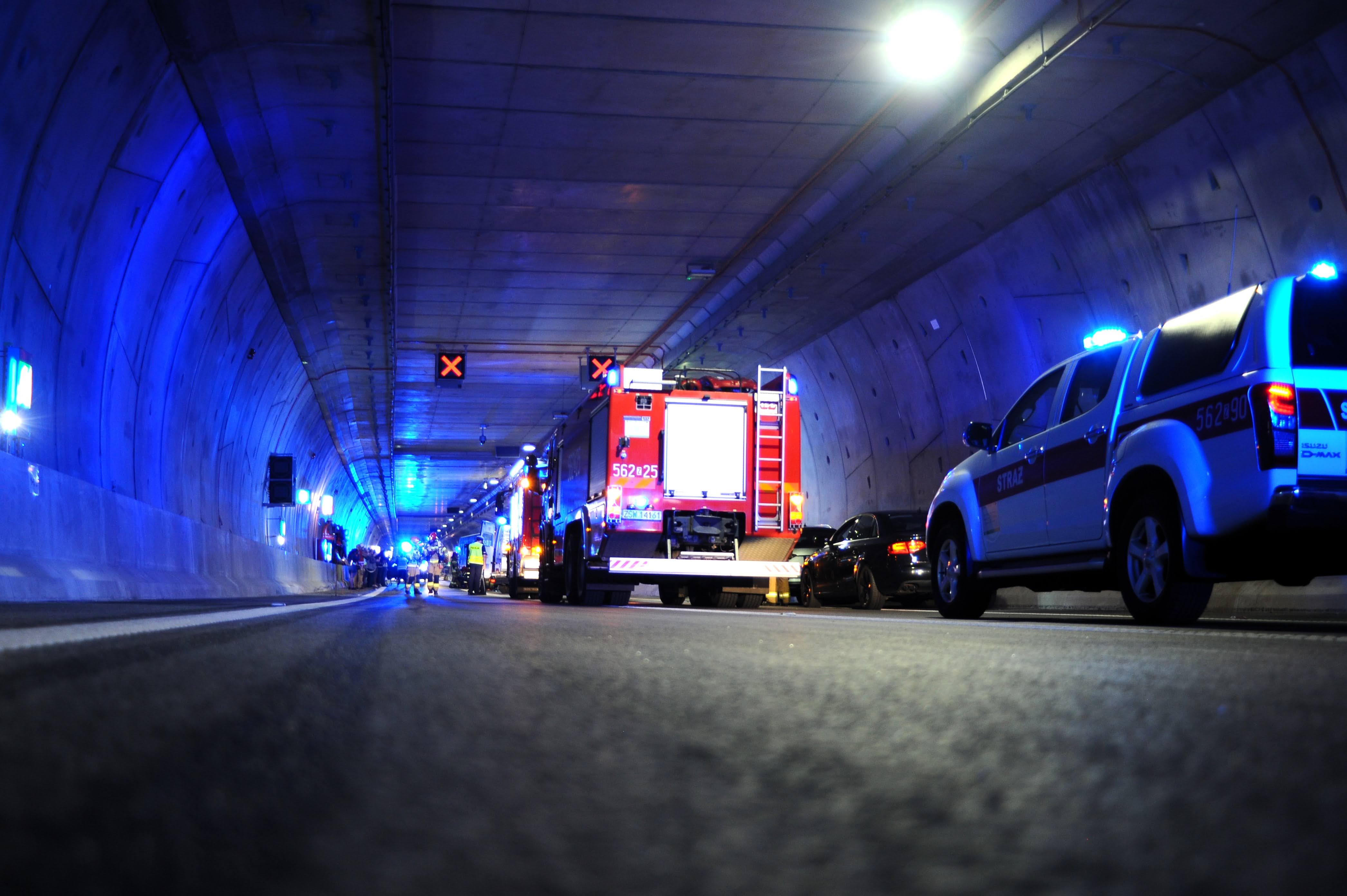 Nocne zamknięcia tunelu. Zmiany w ruchu i komunikacji miejskiej