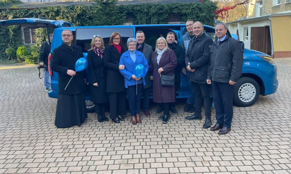 Nowy bus dla uczniów Specjalnego Ośrodka Szkolno-Wychowawczego. Zakup sfinansowano z budżetu obywatelskiego