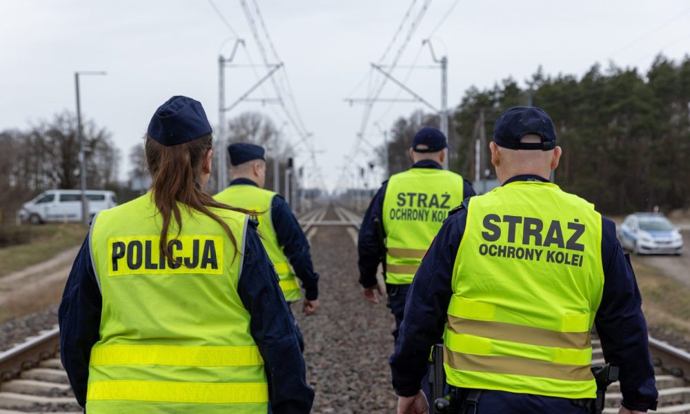 Pociąg relacji Świnoujście – Rzeszów utknął w drodze na południe