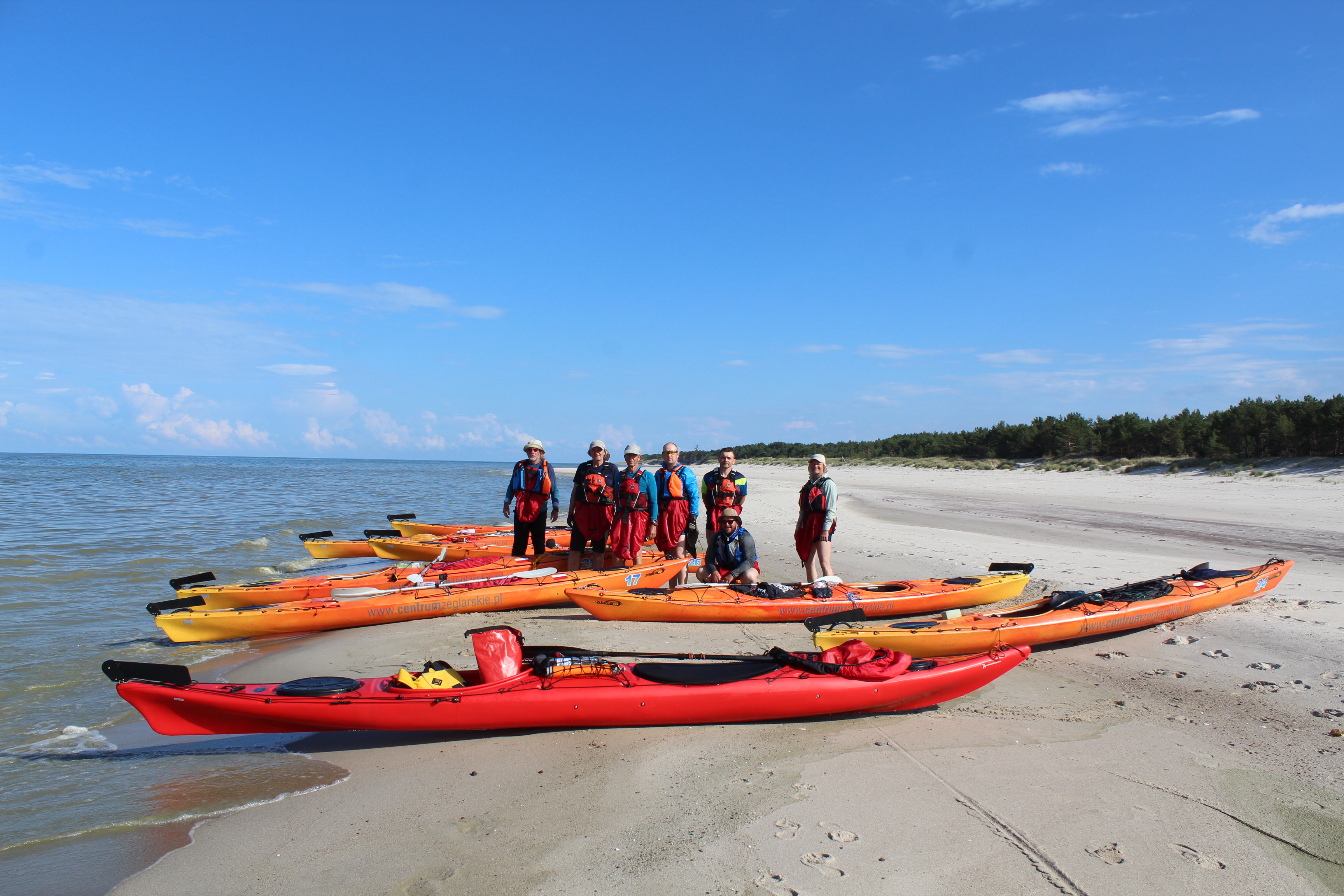 Kajakiem przez Bałtyk – nowa wystawa w Miejskiej Bibliotece Publicznej