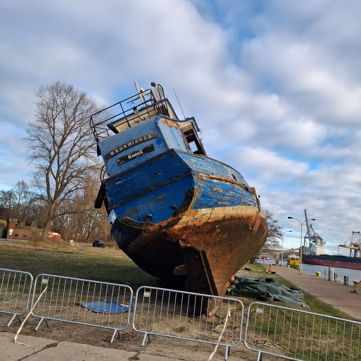 Kuter „Kehrwieder” wydobyty z Basenu Północnego