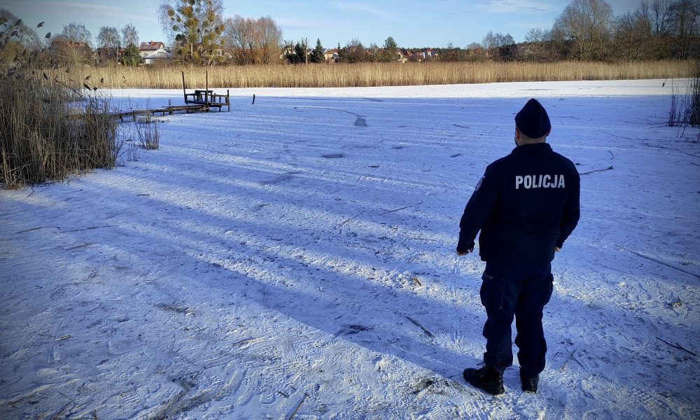 Uwaga na zamarznięte akweny 