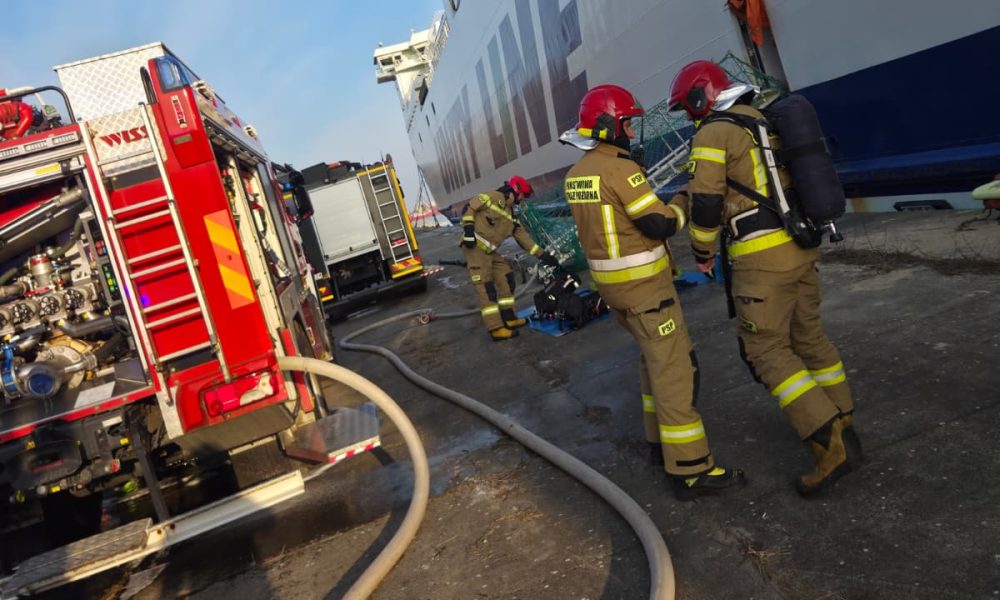 Pożar na promie „Gryf”. Sprawna akcja strażaków i załogi, nikt nie ucierpiał
