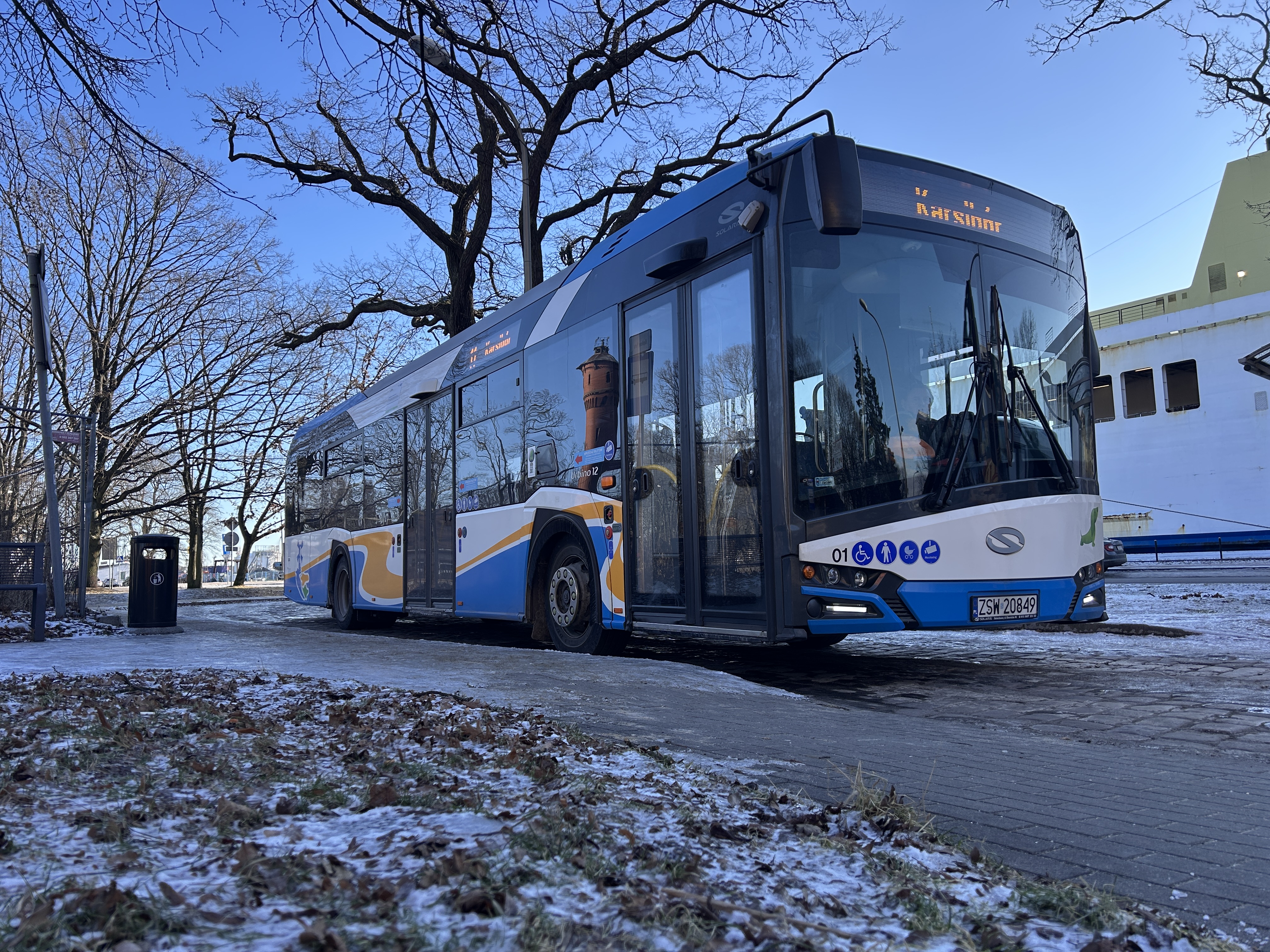 Ogrzej się w autobusie i poczekalni