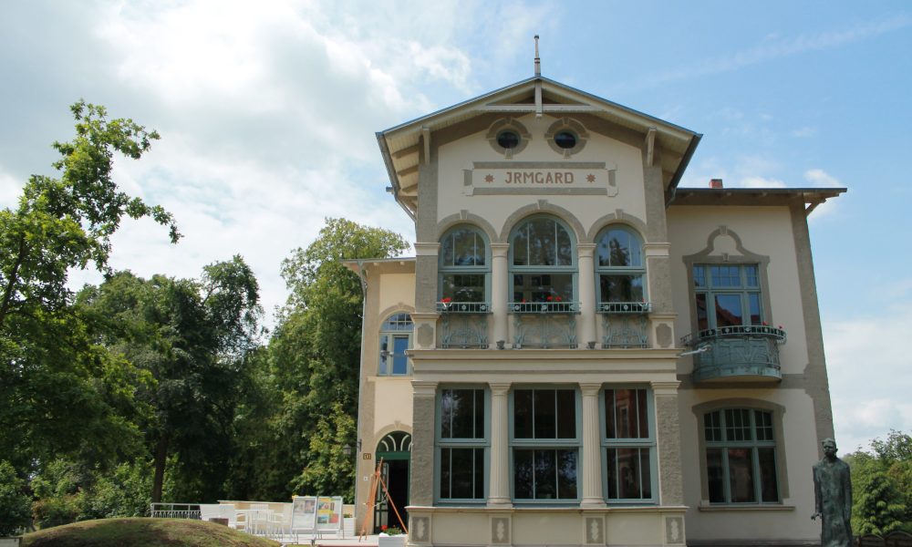 Śledź jako symbol wolności. Wystawa artystek w Willi Irmgard