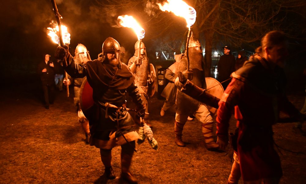 Ogień, tradycja i tłumy mieszkańców. Świnoujście przywitało wiosnę jak nigdy dotąd