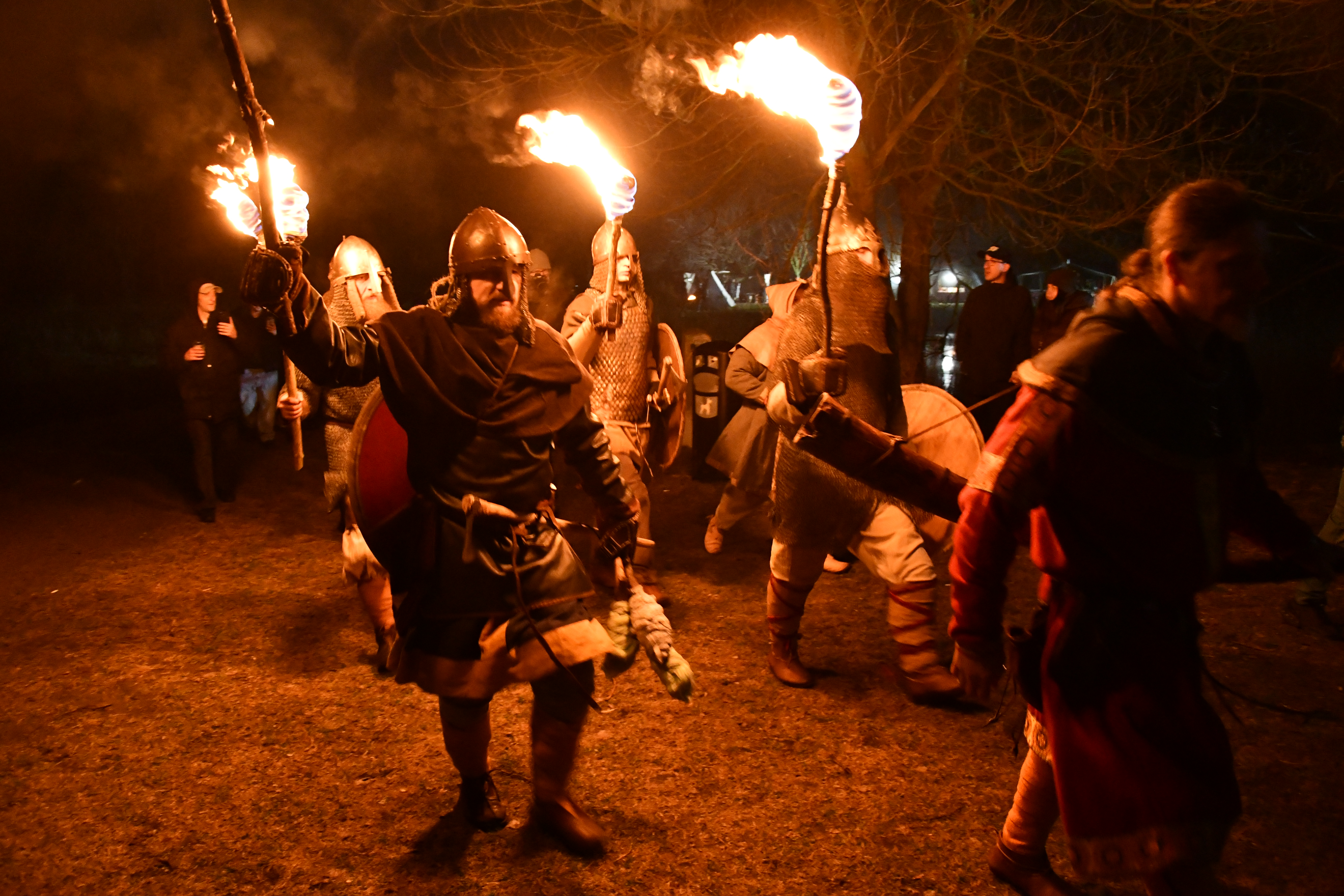 Ogień, tradycja i tłumy mieszkańców. Świnoujście przywitało wiosnę jak nigdy dotąd