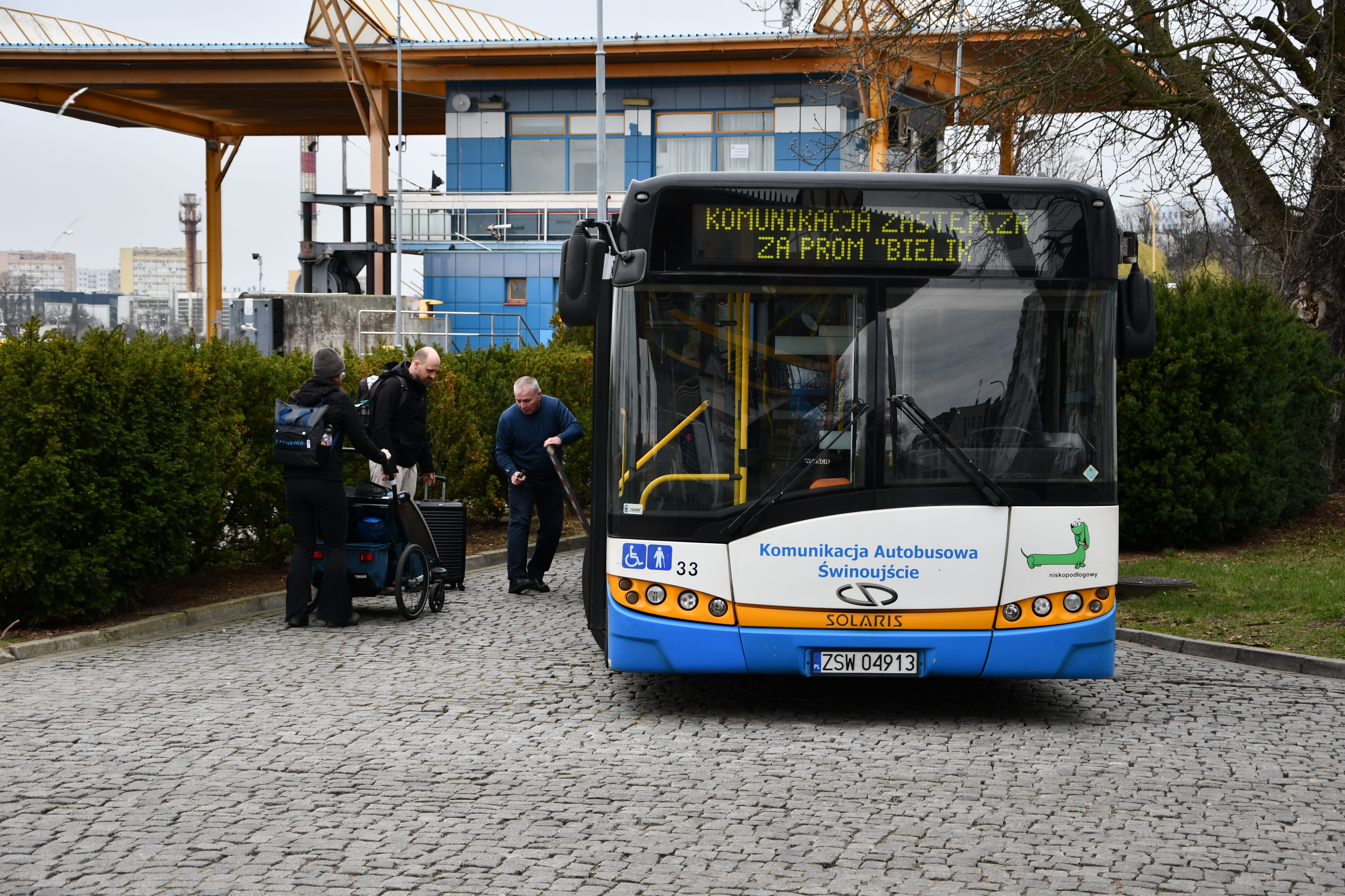 Zmiana organizacji przeprawy Warszów. Część kursów przejmie autobus P1