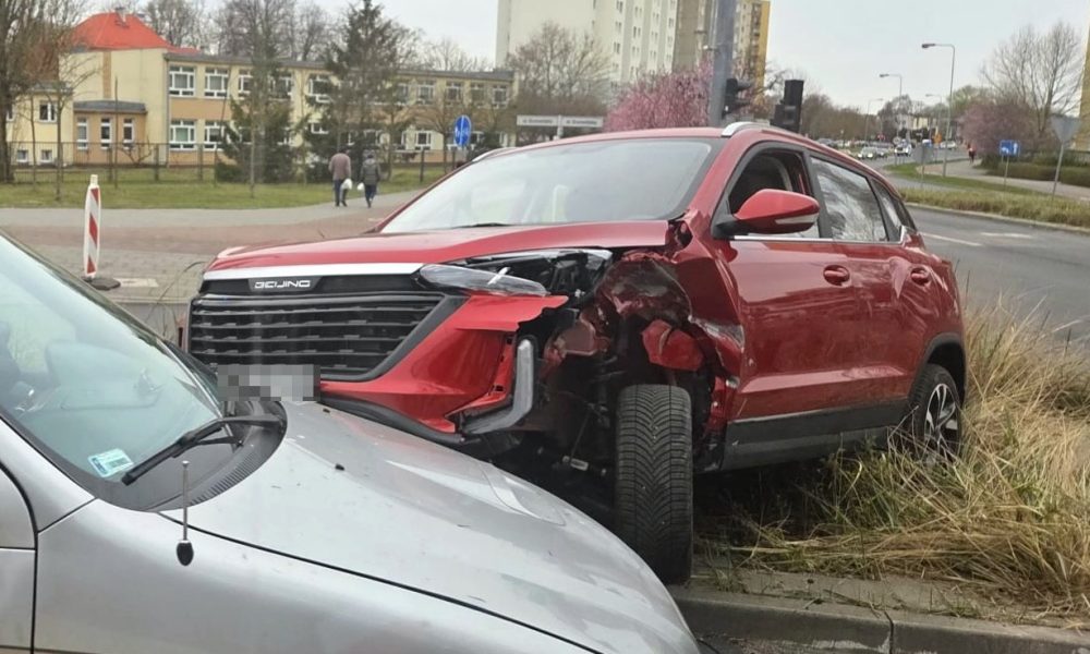 Groźnie na skrzyżowaniu w centrum Świnoujścia. Kolizja, ale bez rannych