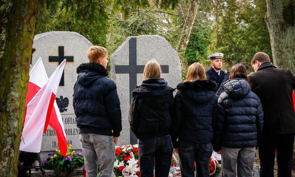 Cisza, która mówi więcej niż słowa – Świnoujście w hołdzie pamięci