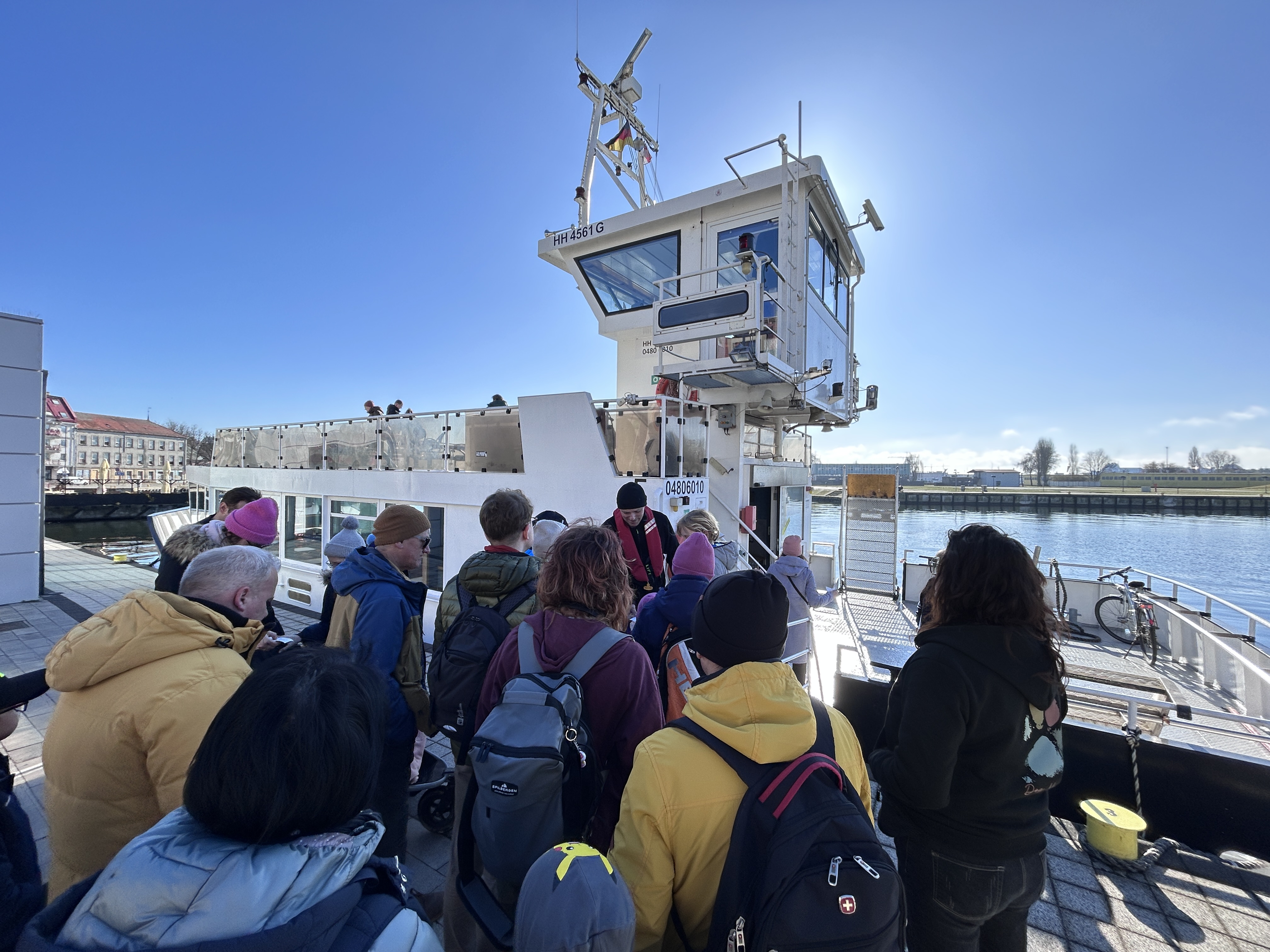 Ponad 40 osób na pokładzie podczas pierwszego rejsu. Wodne połączenie do Fortu Gerharda i Latarni Morskiej wystartowało