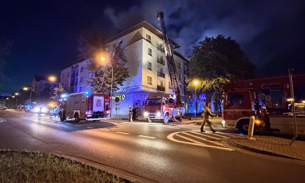 Duży pożar budynku mieszkalnego przy ulicy Rybaki