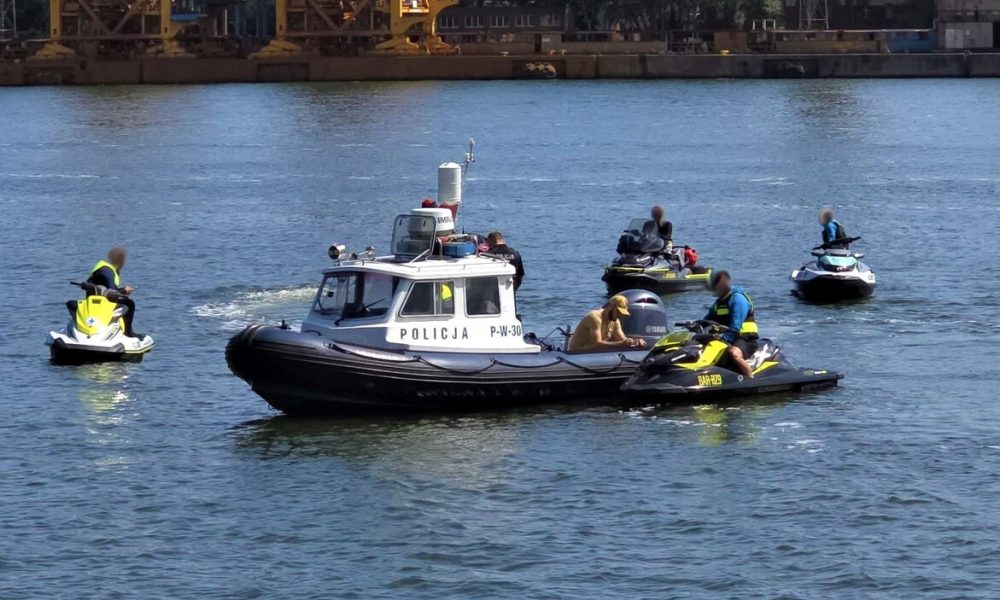 Wodny patrol czuwa nad bezpieczeństwem