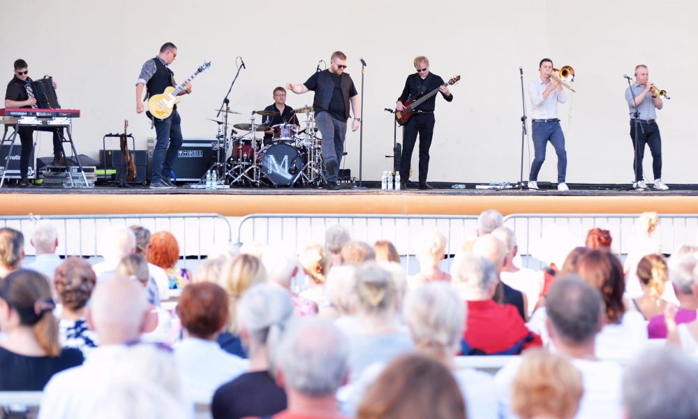 Folk-rock zabrzmiał w świnoujskiej Muszli Koncertowej. Zespół Mitra porwał publiczność