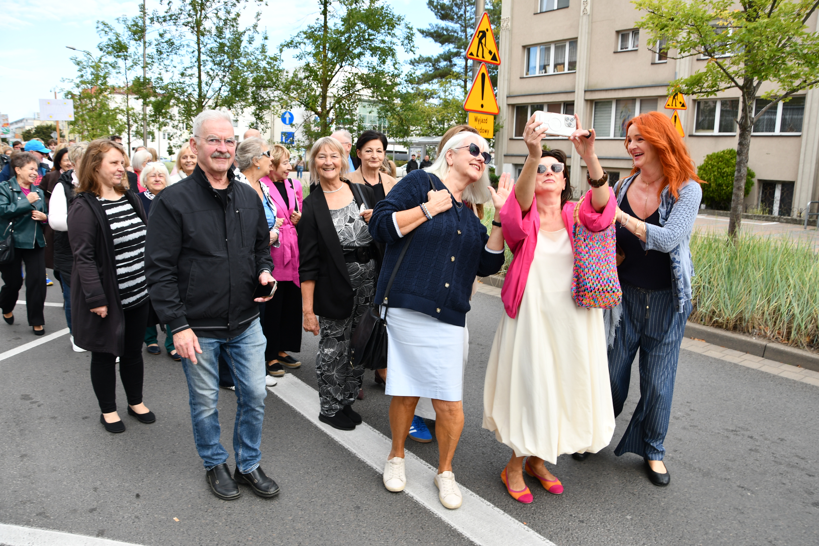 Mieszko I świętuje 80-lecie. Uczniowie i absolwenci przeszli ulicami Świnoujścia