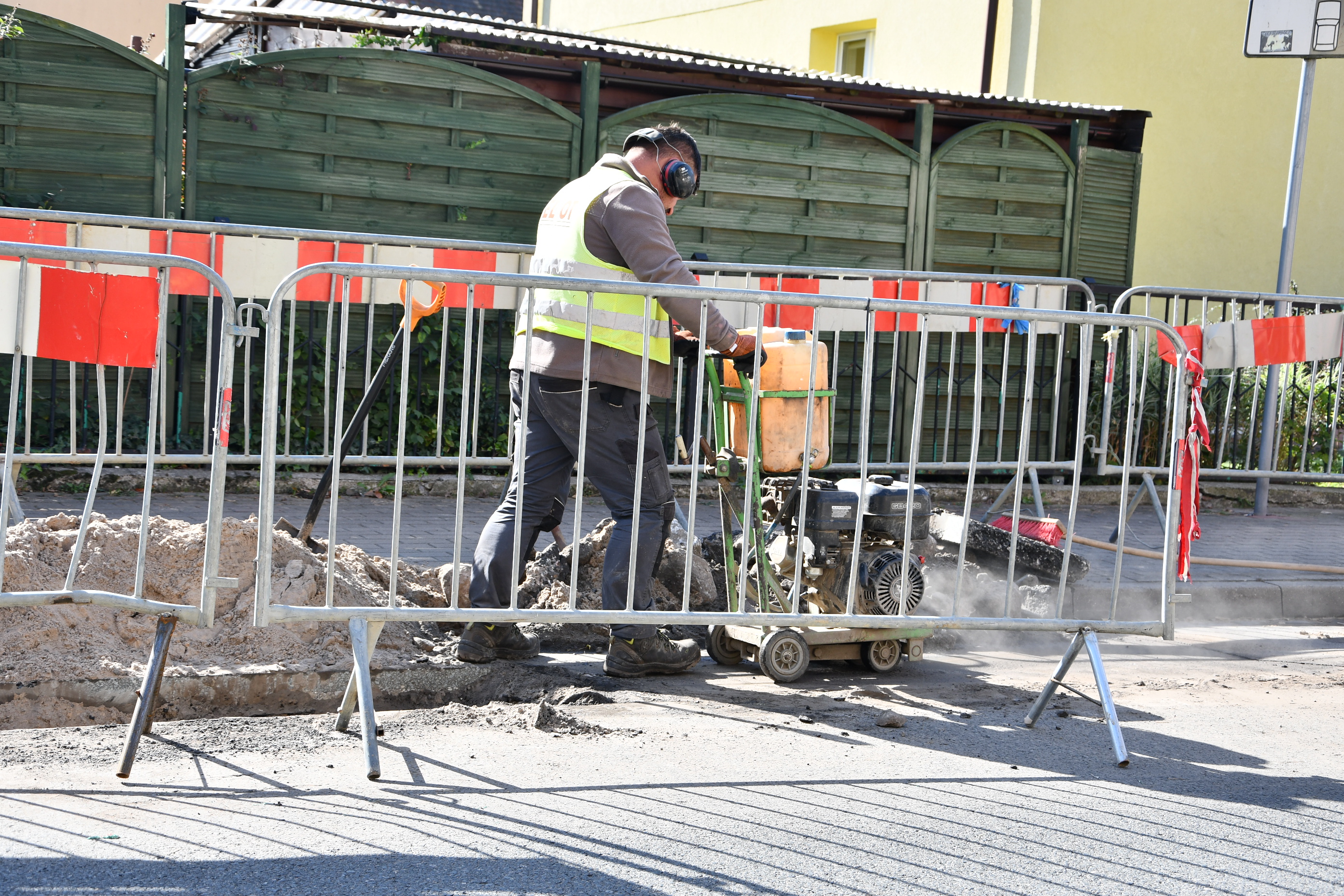 Ulica Bursztynowa zamknięta. Zmieniła się trasa „trójki”