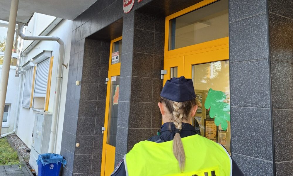 Policja i straż miejska patrolują okolice szkół w Świnoujściu. Komendant spotkał się z dyrektorami