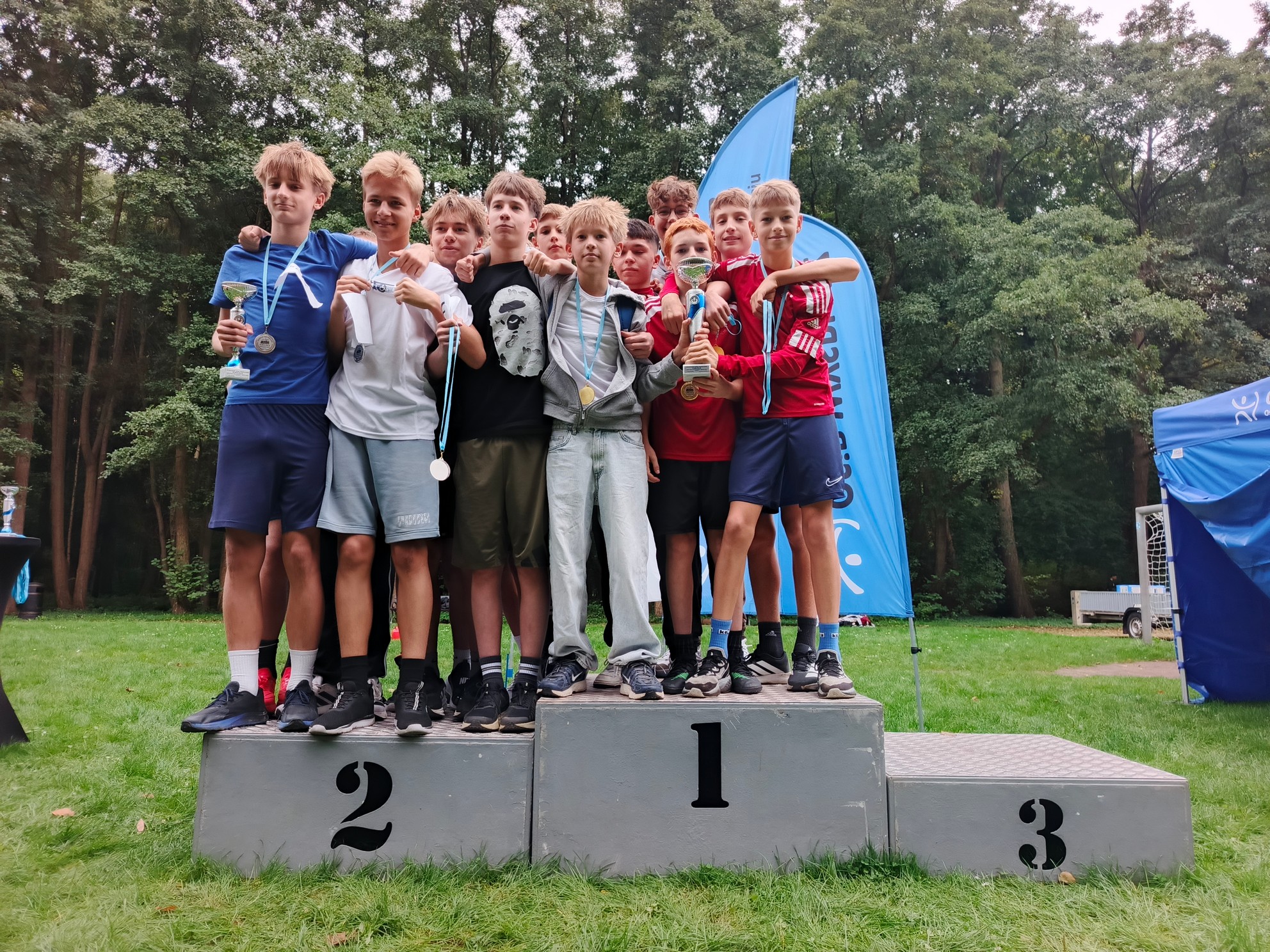 Wielkie emocje i sportowy duch! Sztafetowe biegi przełajowe w Parku Zdrojowym